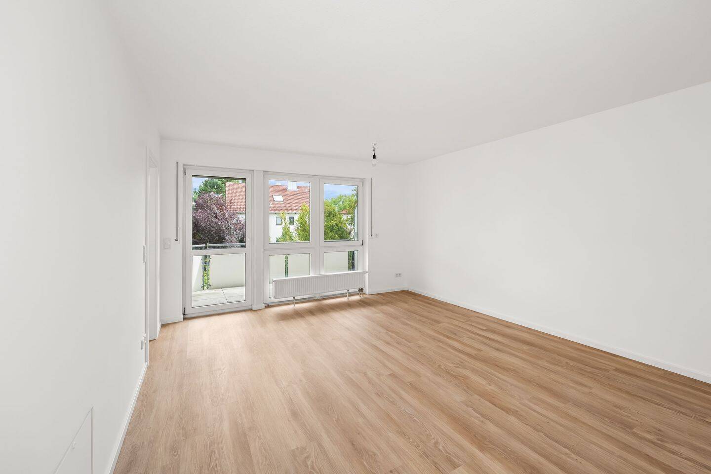 Charmante 1-Zimmer-Wohnung mit großem Sonnenbalkon in schöner Lage von Fürth-Burgfarrnbach, 90768 Fürth