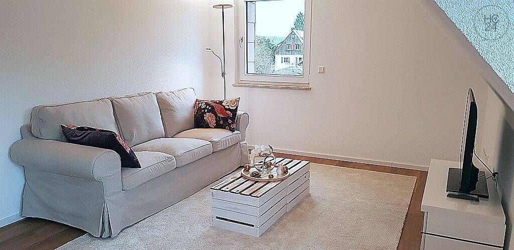 Sehr schöne, modern möblierte Wohnung in Schorndorf – 73614 Schorndorf – Bild 1 von 4