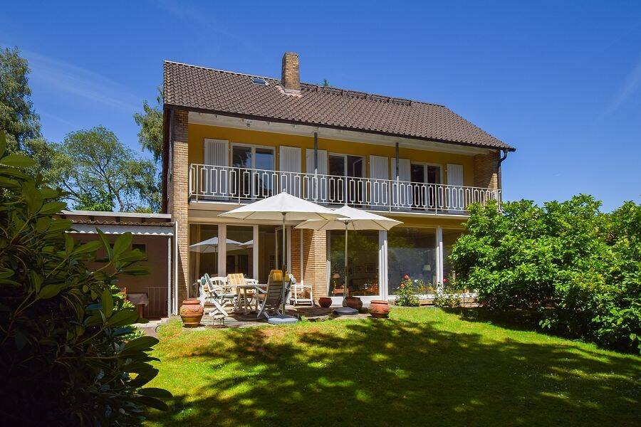 Toplage in Herrenhausen! Charmante, sanierungsbedürftige Villa mit Anbau auf großem Grundstück, 30167 Hannover