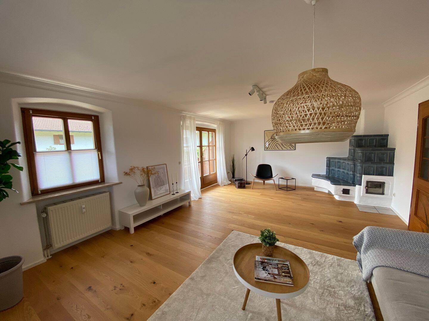schöne, helle 2 Zimmer OG-Wohnung mit Balkon & Garage, 83346 Bergen