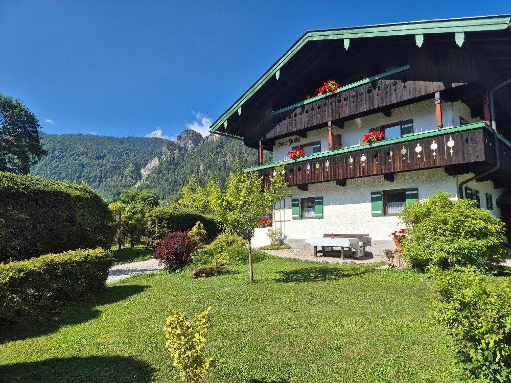 Vorankündigung…!!! Gepflegtes ein- bis Zweifamilienhaus im Herzen von Schönau am Königssee, 83471 Schönau a. Königssee