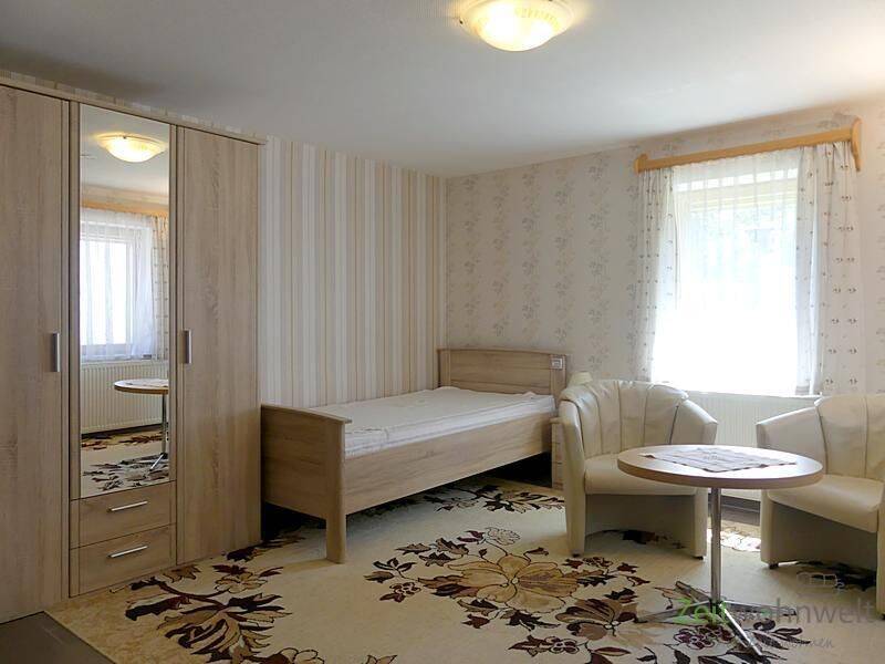 (EF0401_M) Dresden: Laubegast, vollmöbliertes Apartment mit Dusche, TV, WLAN, fast barrierefrei, 1279 Dresden (Blasewitz Laubegast Leuben Seidnitz/Dobritz Tolkewitz/Seidnitz-Nord)