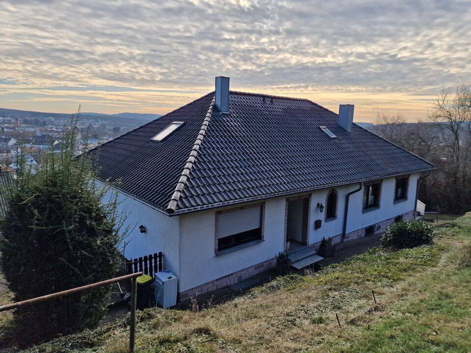 2-3 Familienhaus in Höhenlage von Schmelz, 66839 Schmelz
