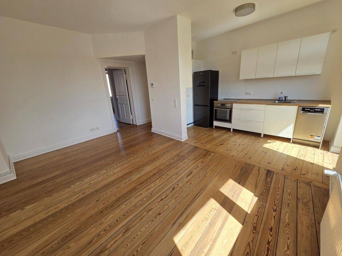 Gut geschnittene 3-Zimmer-Wohnung mit offenem Wohnbereich und Balkon!, 24149 Kiel (Neumühlen-Dietrichsdorf)