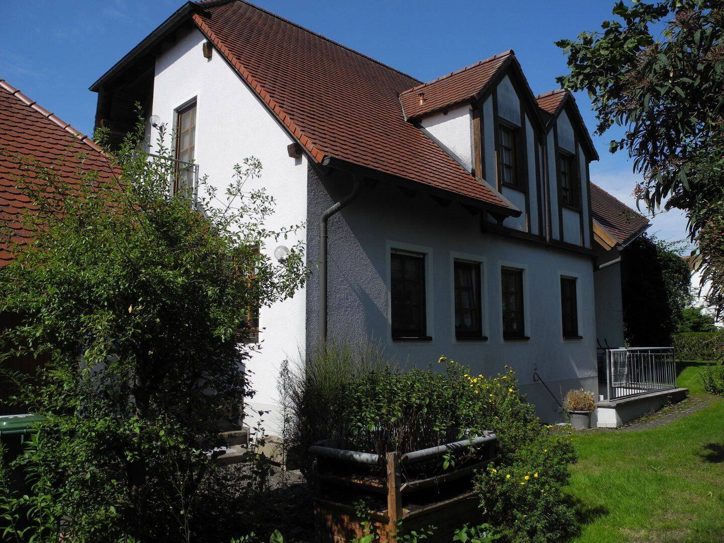 Gepflegte Doppelhaushälfte mit Blick in die Natur, 91732 Merkendorf