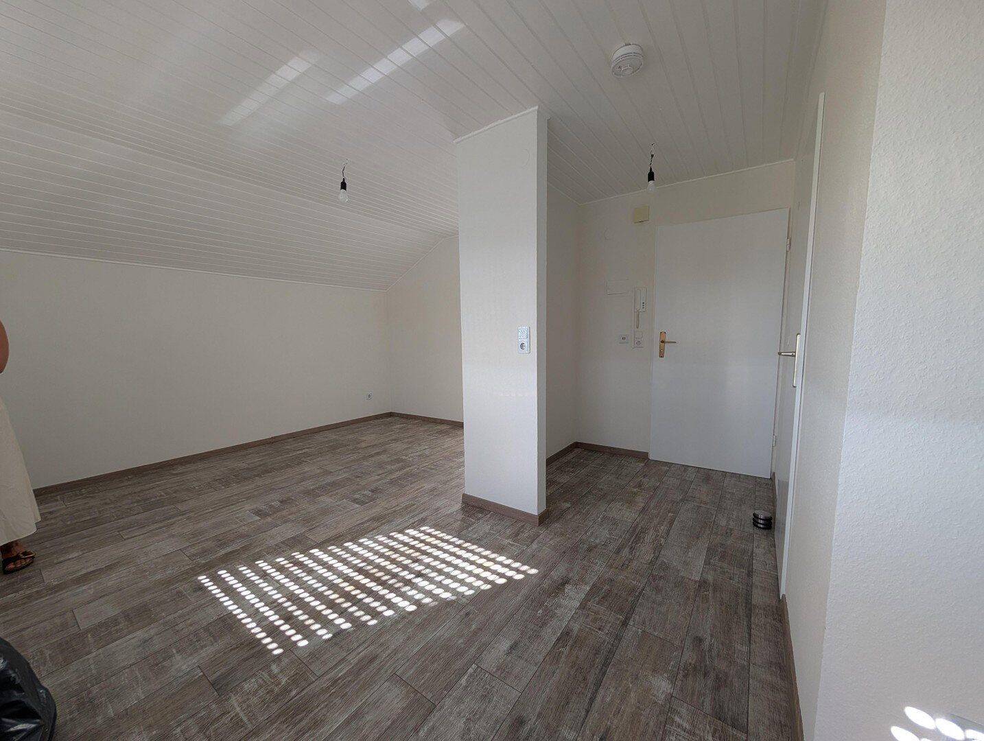 Erstbezug in teilsanierte 1,5 Zimmer Wohnung in Schliengen, 79418 Schliengen