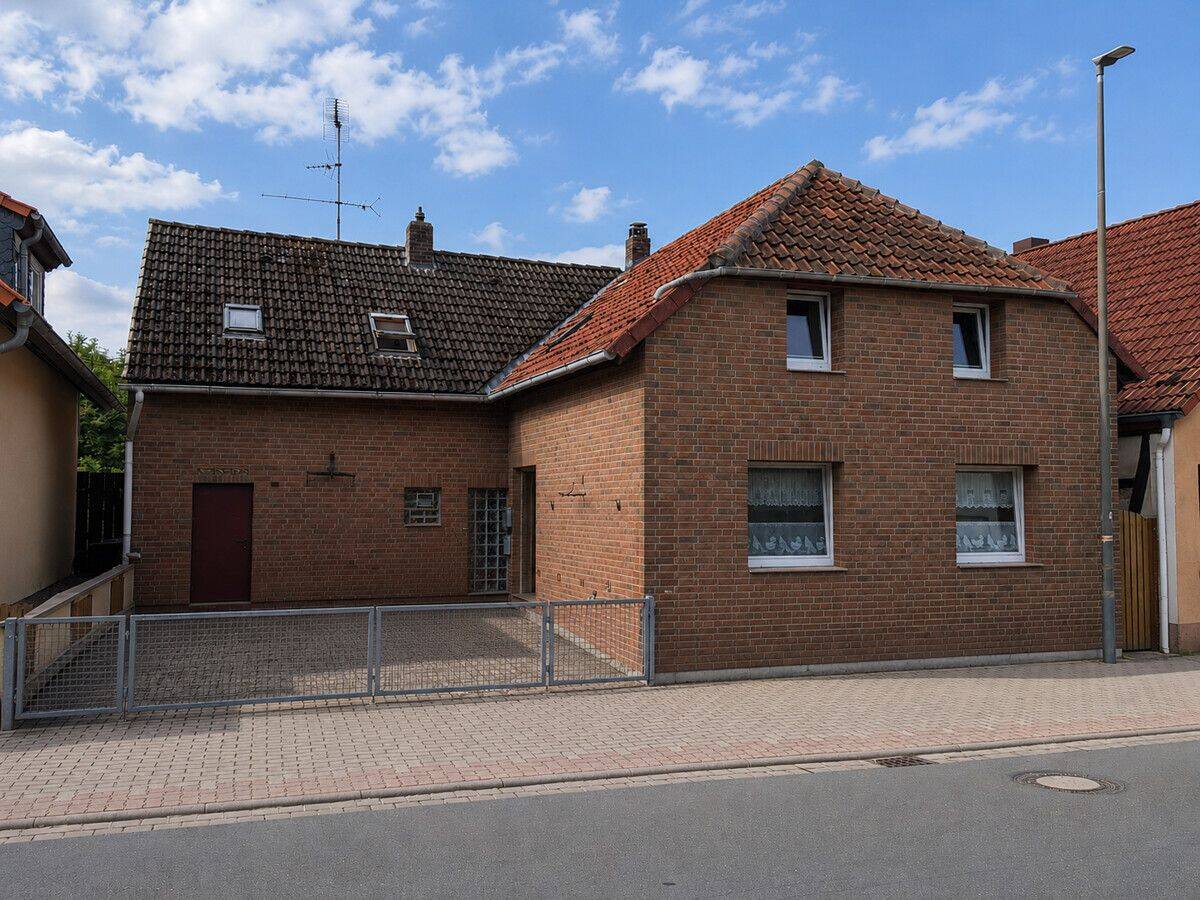 EIN- BIS ZWEIFAMILIENHAUS IN SPRINGE-GESTORF, 31832 Springe