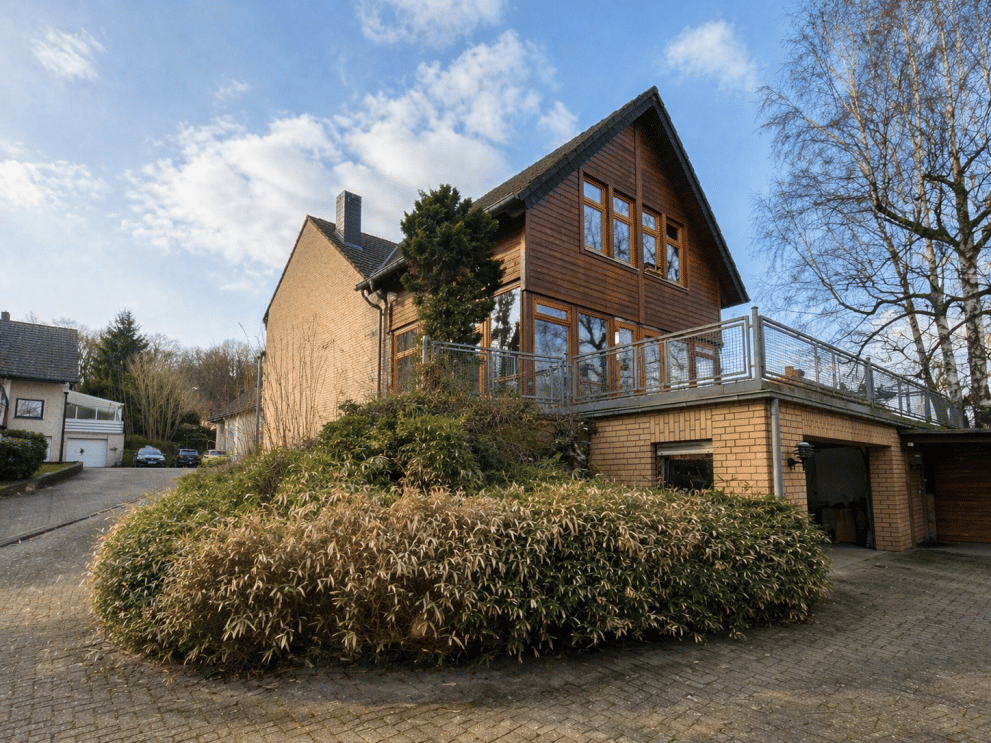 Zweifamilienhaus in Bissendorf (Schledehausen) mit Wintergarten, 49143 Bissendorf