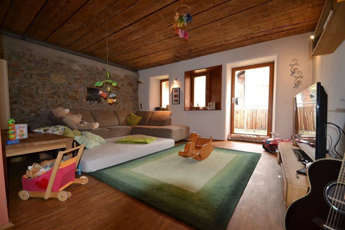 Stilvolle 3-Zimmer-Wohnung mit Altbaucharme in toller Lage in der Passauer Innstadt!, 94032 Passau (Altstadt Haidenhof-Nord Haidenhof-Süd Innstadt)