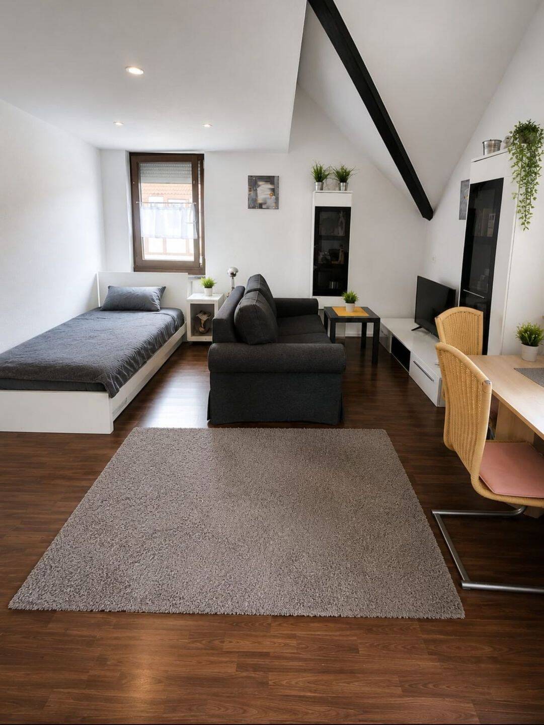 Passt Perfekt! 1-Zi-Wohnung nahe ES-City mit Sonnenbalkon + Einzelgarage, 73734 Esslingen am Neckar