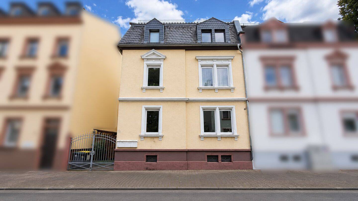 Charmantes Dreifamilienhaus in ruhiger Lage, 60439 Frankfurt am Main (Heddernheim Kalbach Niederursel Praunheim)