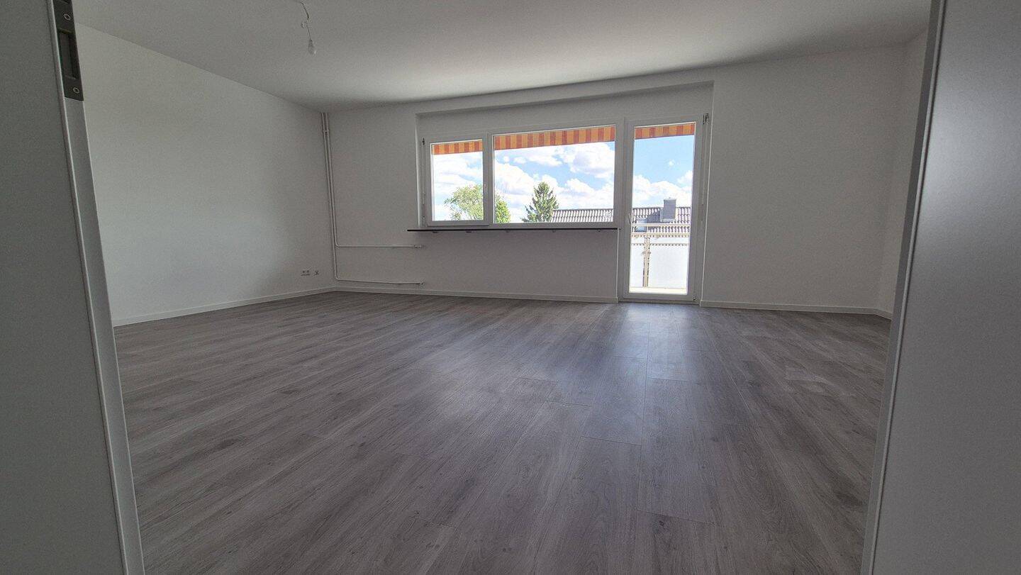 Sanierte 4-Zimmer-Wohnung mit Balkon & Einbauküche, 64653 Lorsch