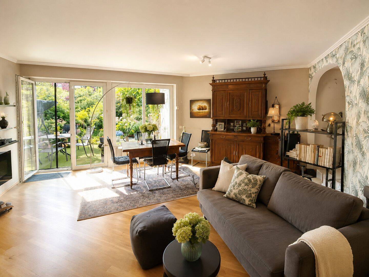 Sonnige 2 Zimmer Erdgeschosswohnung mit großer Südwest Terrasse in ruhiger Wohnlage von Pinneberg Quellental, 25421 Pinneberg