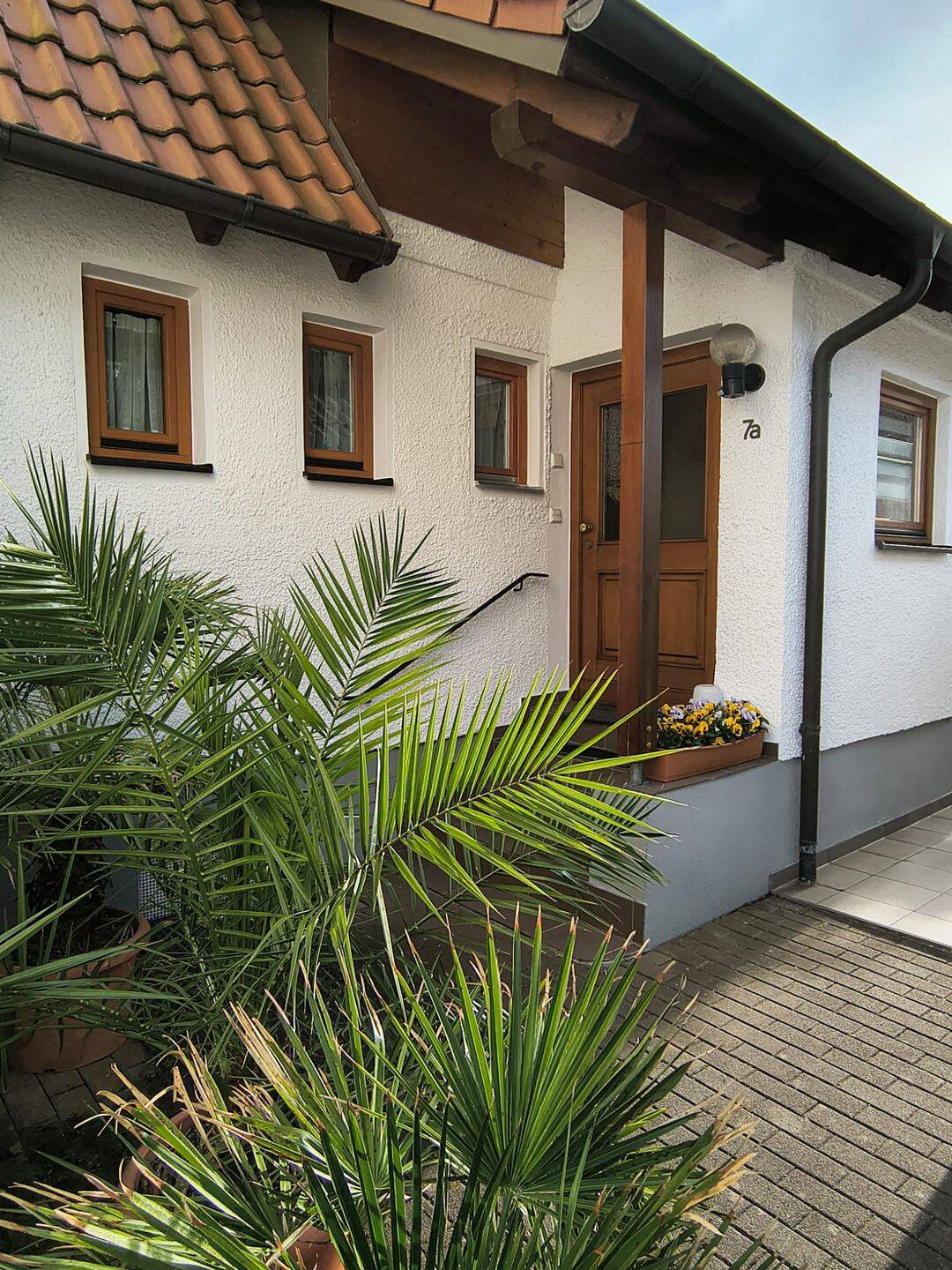 Hübsch möbliertes kleines Haus mit Terrasse in Gersthofen, 86368 Gersthofen