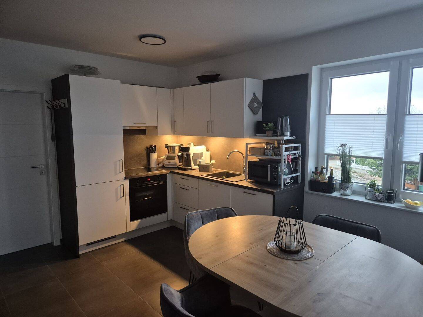 Moderne 3 Zimmer Dachgeschosswohnung inkl. Einbauküche, 32549 Bad Oeynhausen