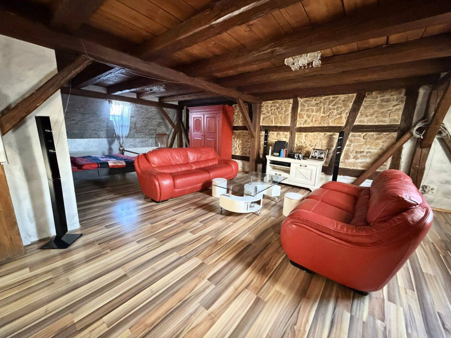 Möbliertes Wohnen auf Zeit – 5-Zimmer-Maisonettewohnung in Weitingen, 72184 Eutingen im Gäu