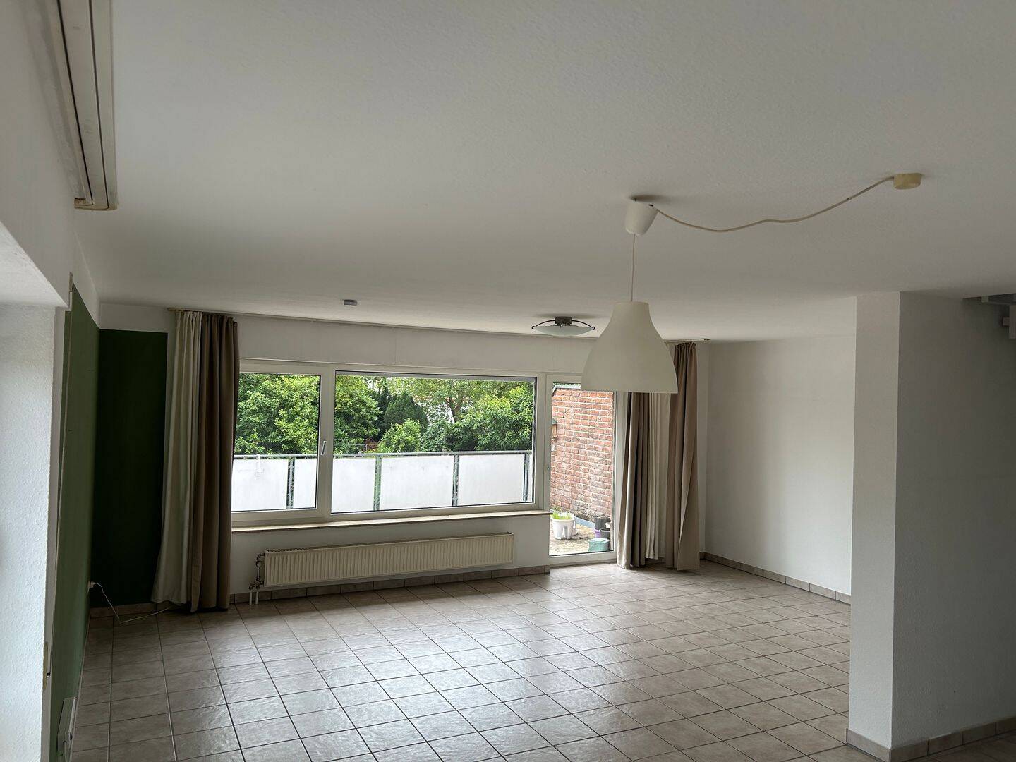 Ruhig und zentral: 3- Zimmer -Wohnung in Brühl mit Balkon und Gartennutzung, 50321 Brühl