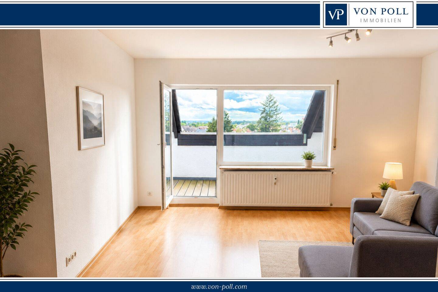 Lichtdurchflutete Dachgeschosswohnung mit Balkon und Weitblick in der Innenstadt von Langen, 63225 Langen (Hessen)