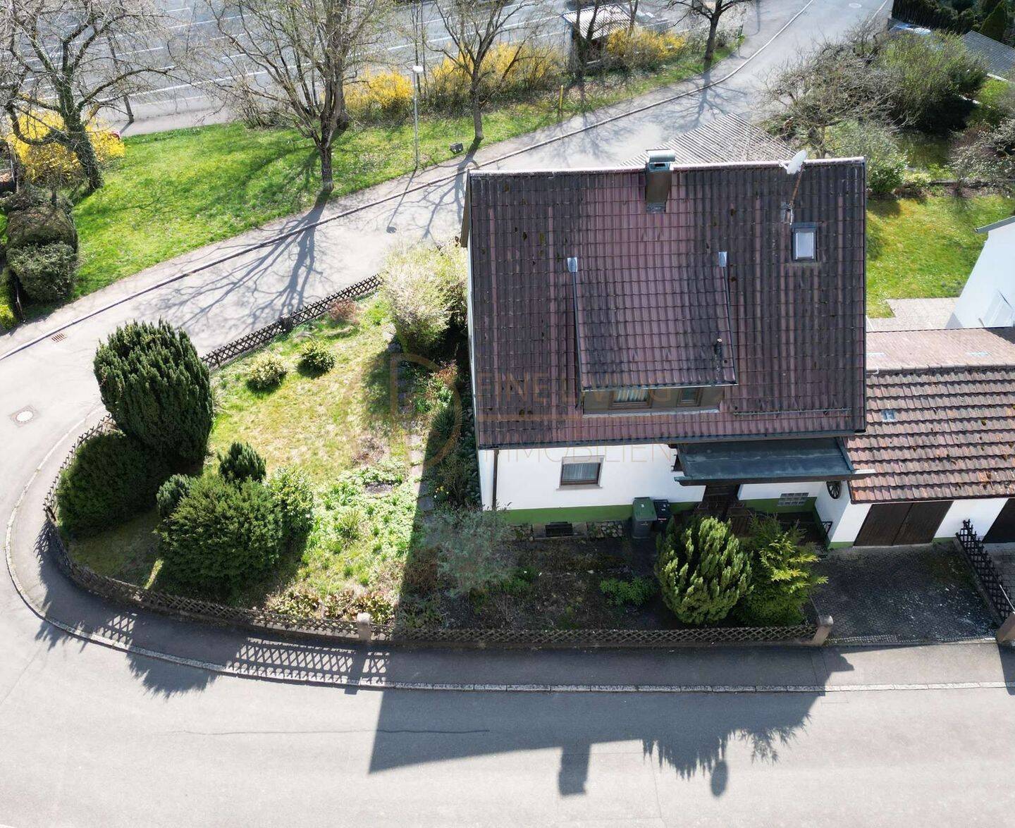 Eckgrundstück in Sindelfingen – Einfamilienhaus mit 4 Garagen & außergewöhnlichem Potenzial, 71065 Sindelfingen