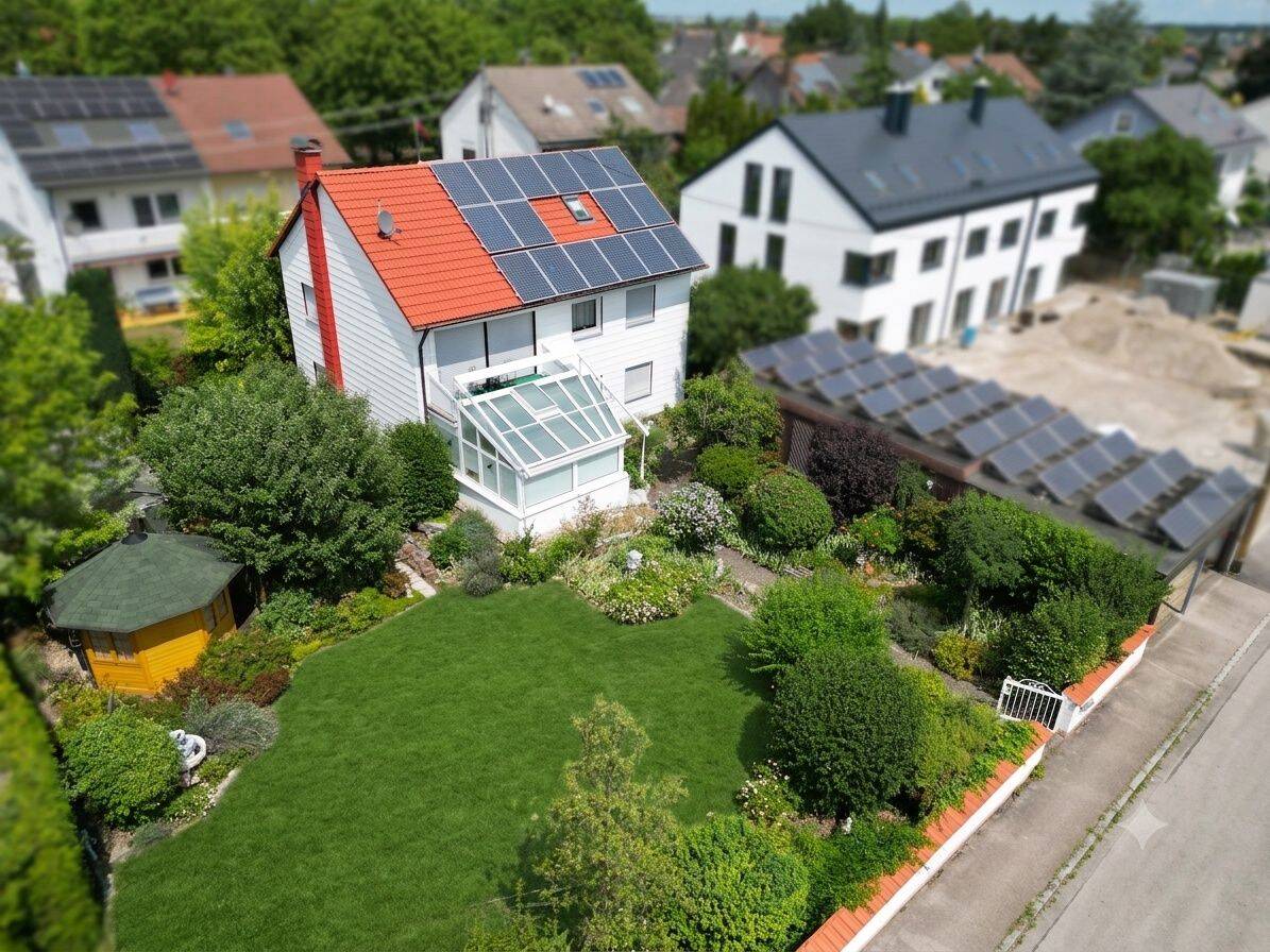 Raum für Ideen. Substanz für die Zukunft. Ein großzügiges Einfamilienhaus mit großem Grundstück, 86836 Graben