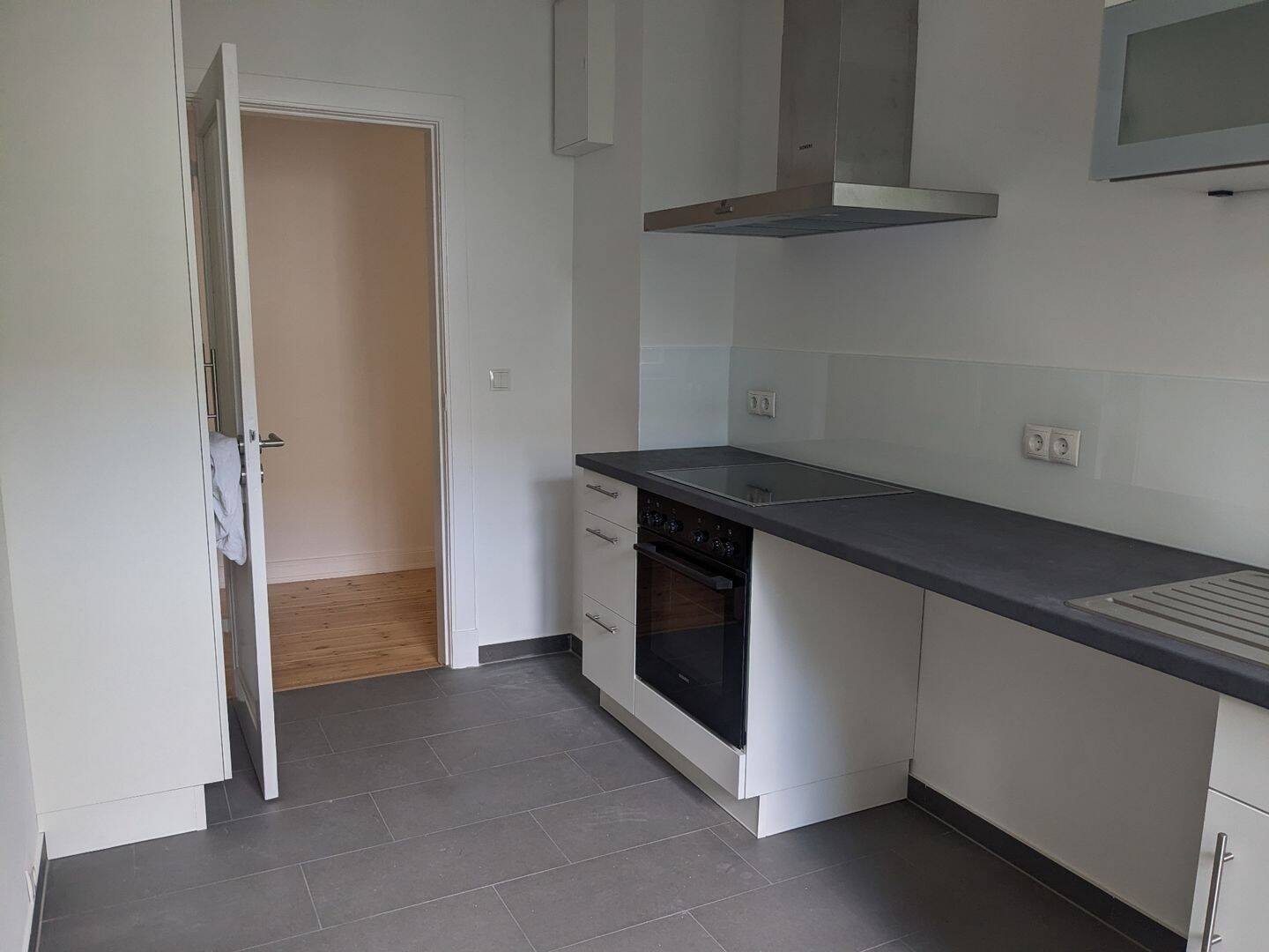 Sanierte 2 Zimmer Wohnung mit Balkon und EBK in Dulsberg ab sofort zu vermieten, 22049 Hamburg (Wandsbek Dulsberg)