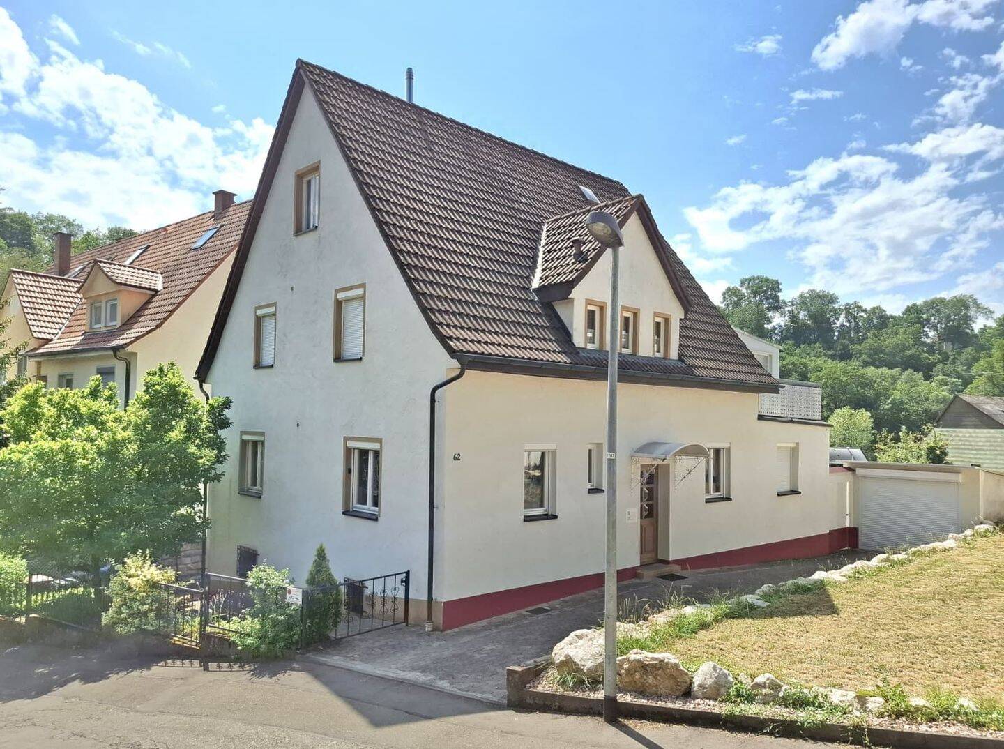 Gemütliches Ein- Zweifamilienhaus in ruhiger Wohnlage von Rottweil, 78628 Rottweil