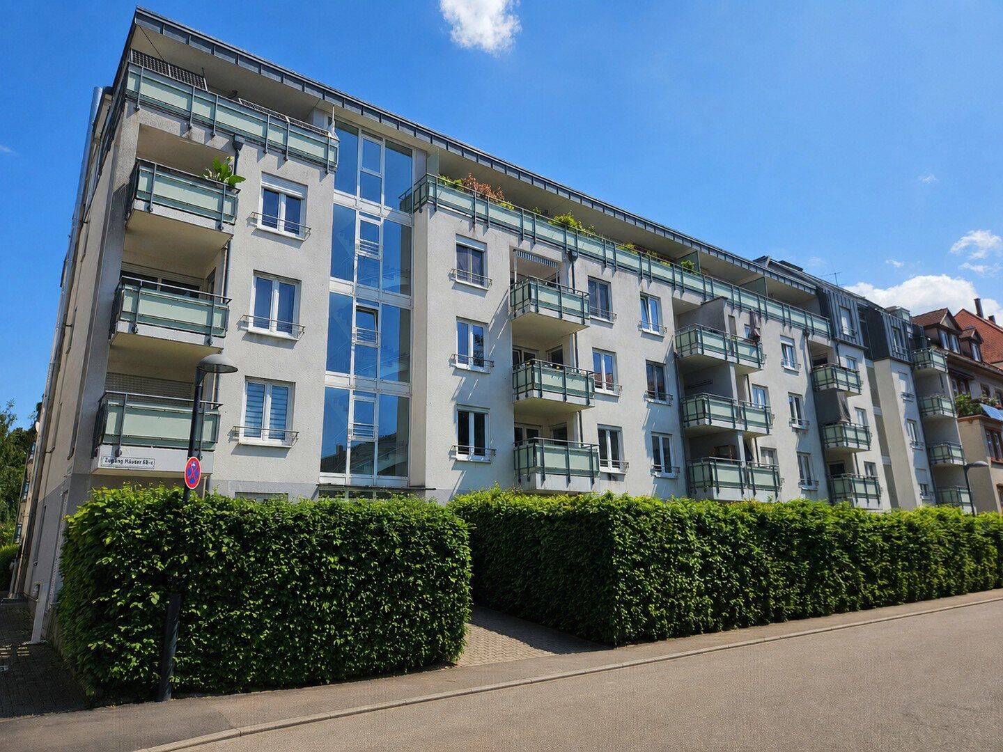 Gepflegte 2-Zimmer-Wohnung mit Balkon, Einbauküche und Tiefgaragenstellplatz in Freiburg-Wiehre, 79100 Freiburg im Breisgau (Günterstal Vauban Wiehre)