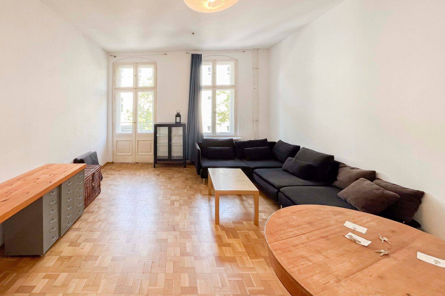 Bezugsfreie Altbauwohnung mit Balkon, Aufzug und Blick ins Grüne in Pankow, 13086 Berlin (Pankow Weißensee)