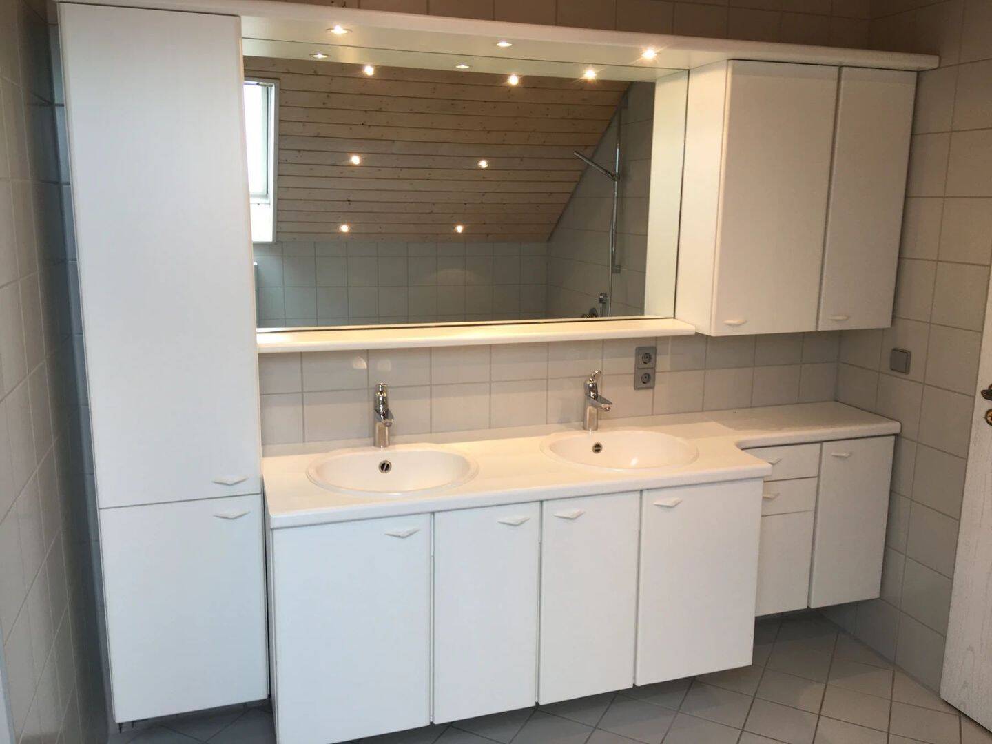 Schöne 4,5-Zimmer-Dachgeschosswohnung mit Dachterrasse, 2 Bädern & Stellplatz in Aalen, 73434 Aalen