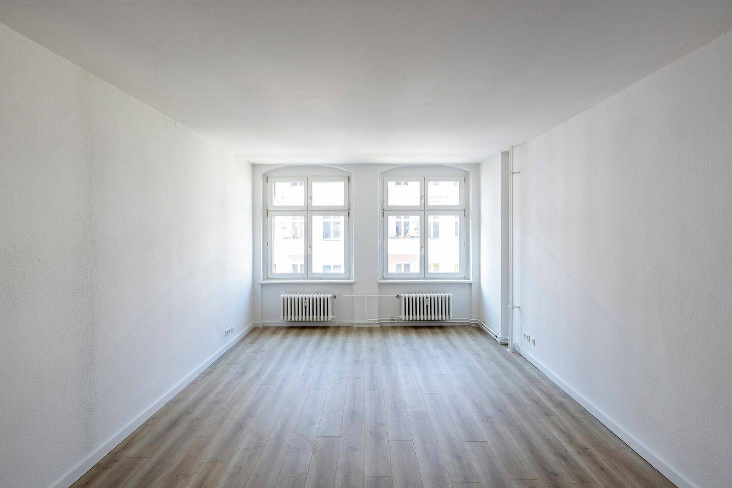 Altbauflair im Wrangelkiez | Bezugsfreie, helle 2-Zimmer-Wohnung mit Balkon!, 10999 Berlin (Friedrichshain-Kreuzberg Kreuzberg)