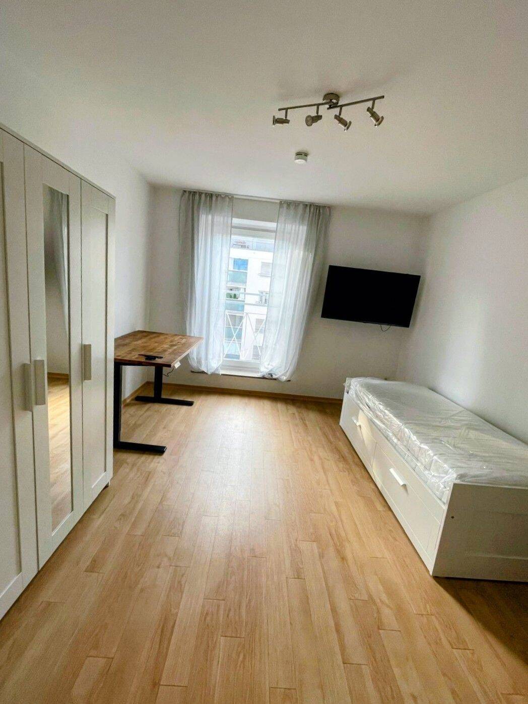 Best-Lage | Vollmöbilierte Ein-Zimmer Wohnung am Kolumbusplatz, 81541 München (Au-Haidhausen Obergiesing Ramersdorf-Perlach)
