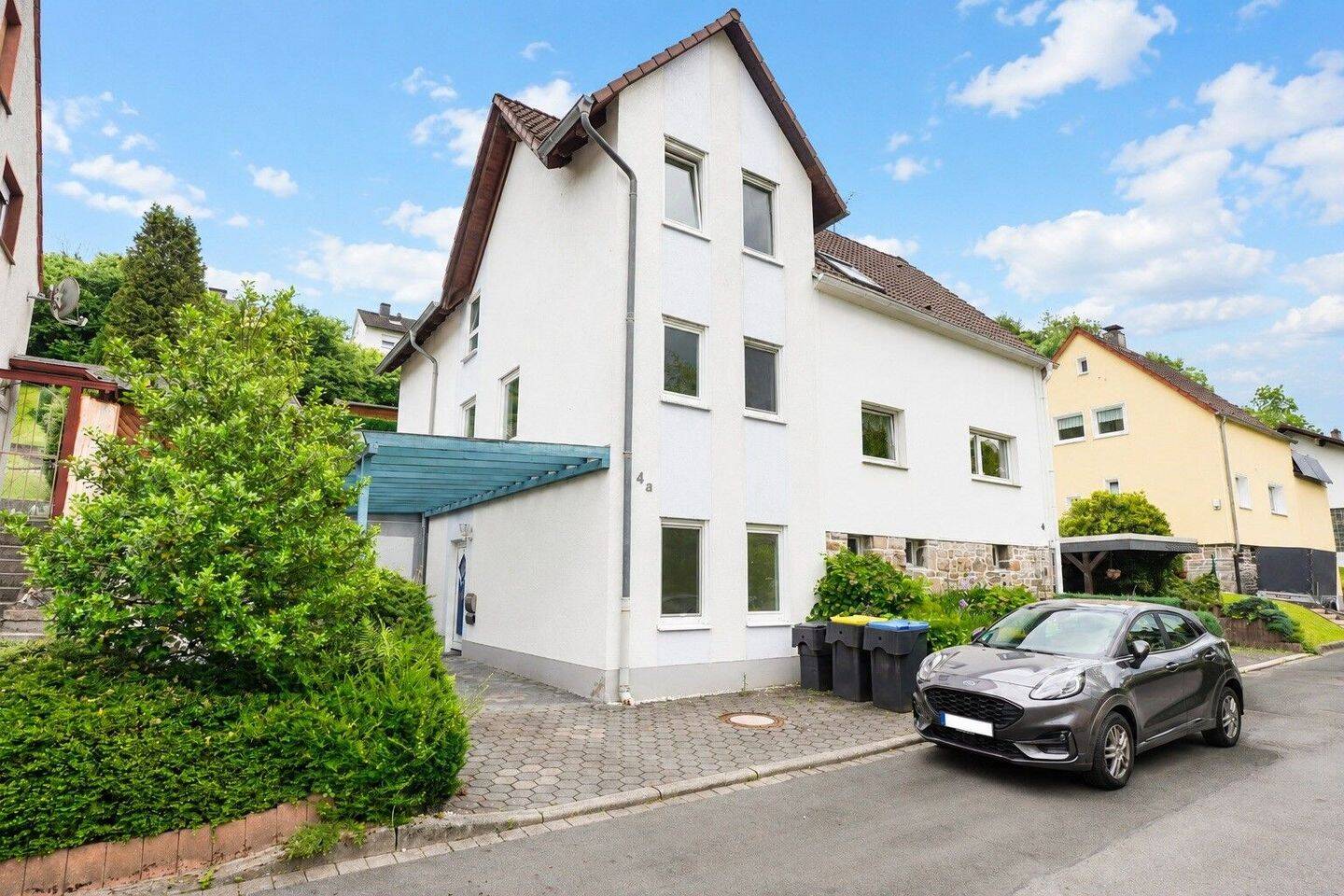 Zwei Häuser bieten zahlreiche Möglichkeiten, eingebettet in ruhiger Lage von Iserlohn-Lössel, 58644 Iserlohn