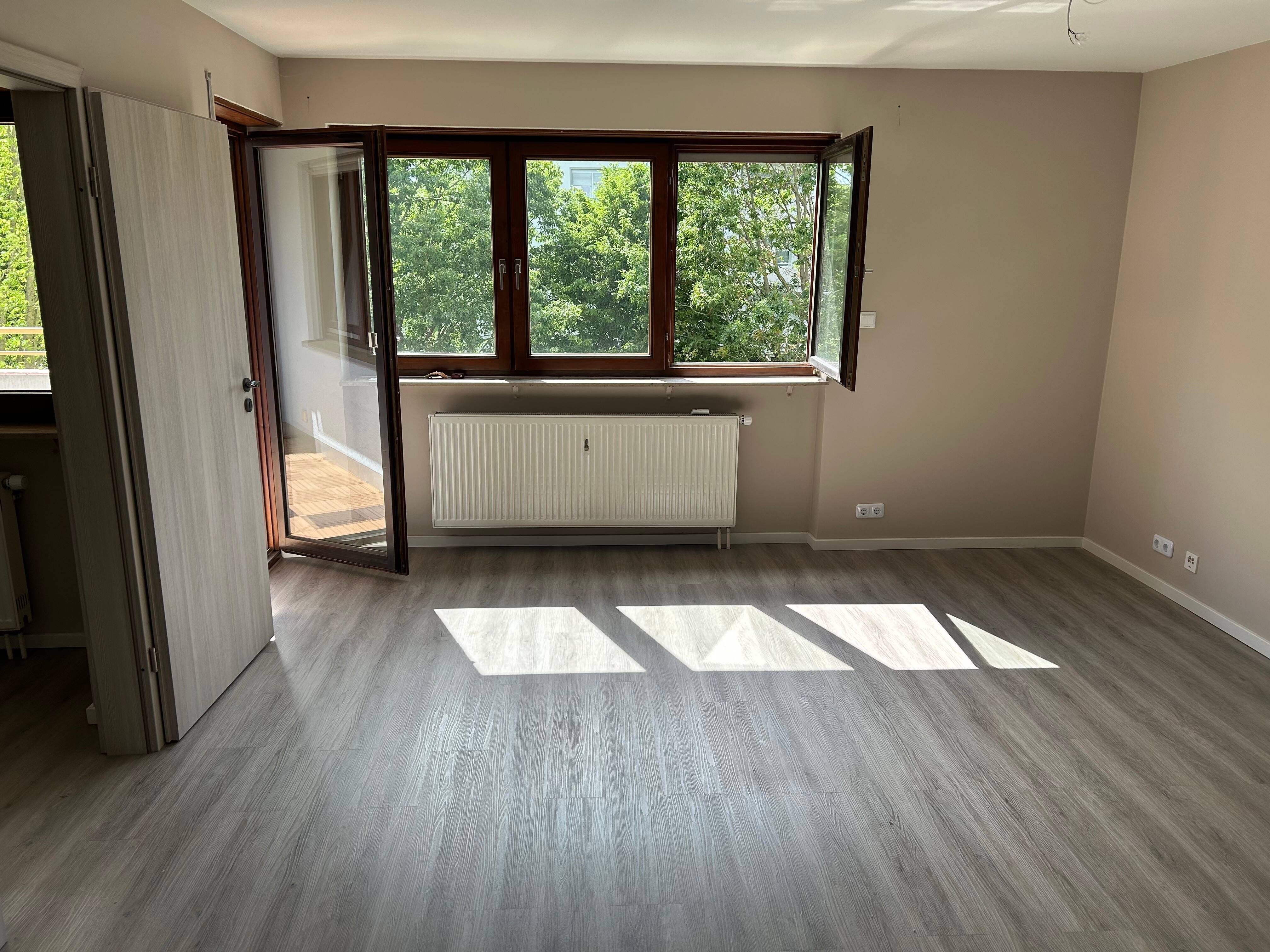 Schöne renovierte 2-Zimmer Wohnung (48qm) mit Balkon und EBK, 75181 Pforzheim