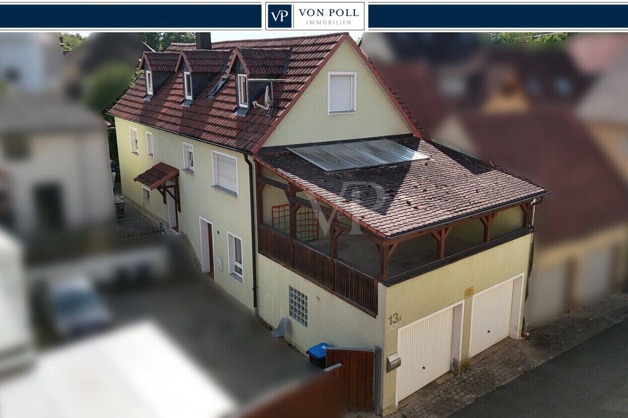 Einfamilienhaus mit großzügigen Räumen und zwei Garagen, 97342 Seinsheim