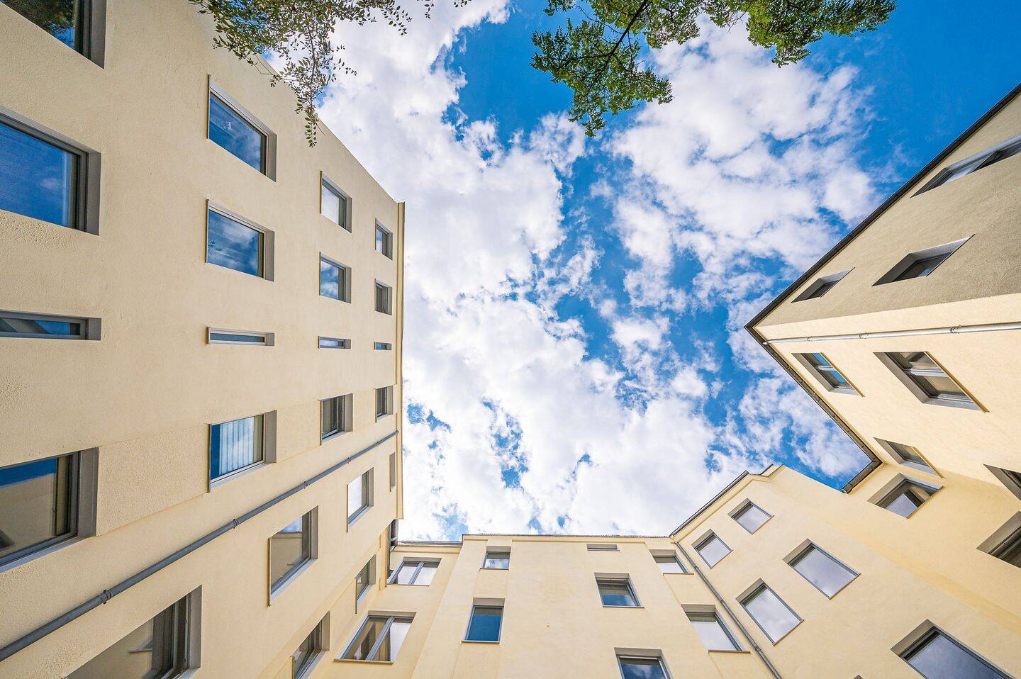 Anlageimmobilie in Wilmersdorf – vermietete 2-Zimmerwohnung mit Südbalkon, 10715 Berlin (Charlottenburg-Wilmersdorf Wilmersdorf)