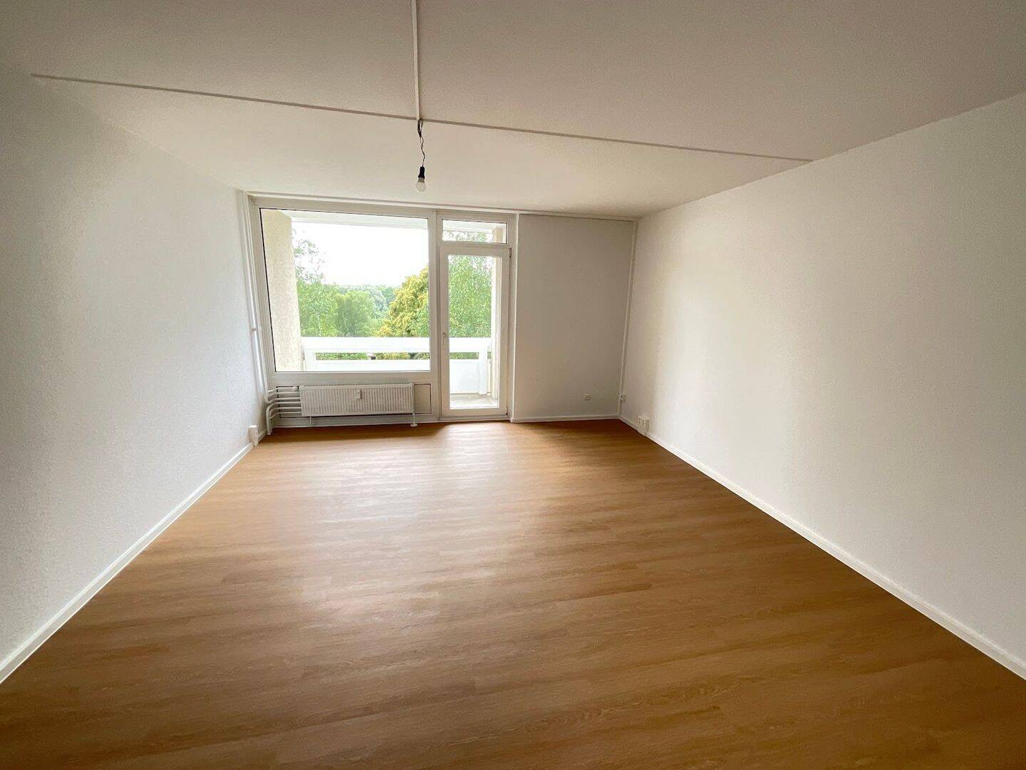 Frisch sanierte 1 zimmer Wohnung., 24109 Kiel (Hasseldieksdamm Mettenhof)