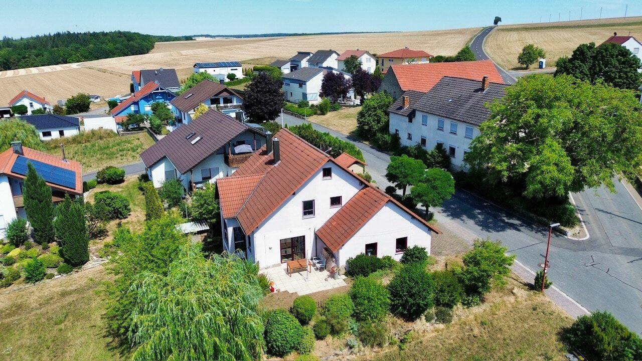 Familientraum im Main-Tauber-Kreis – Großzügiges Wohnen mit zusätzlicher Rendite, 97947 Grünsfeld