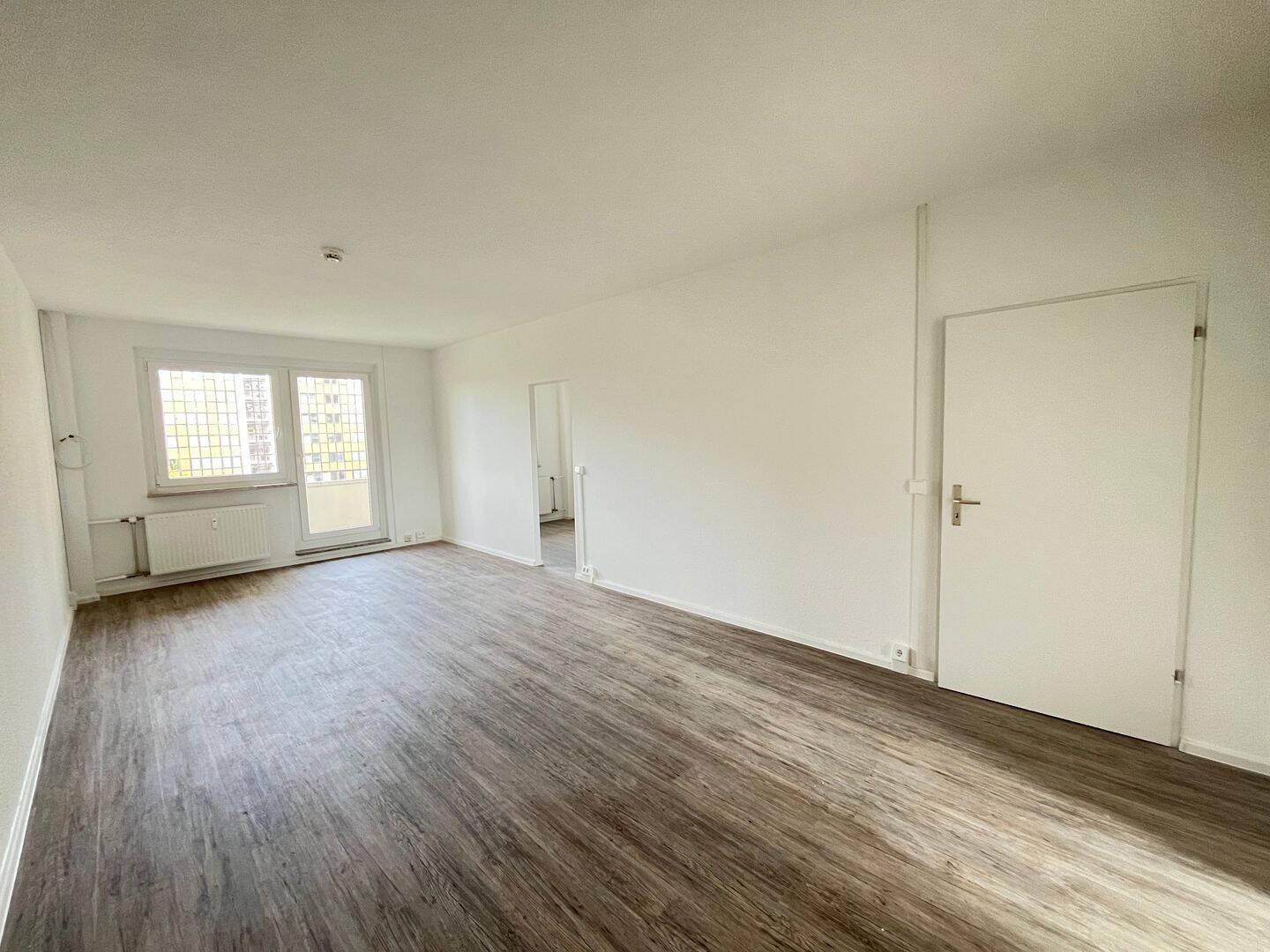 Wir sanieren für Sie! Familienfreundliche 5-Zimmer-Wohnung mit Balkon | + EBK auf Wunsch, 8058 Zwickau