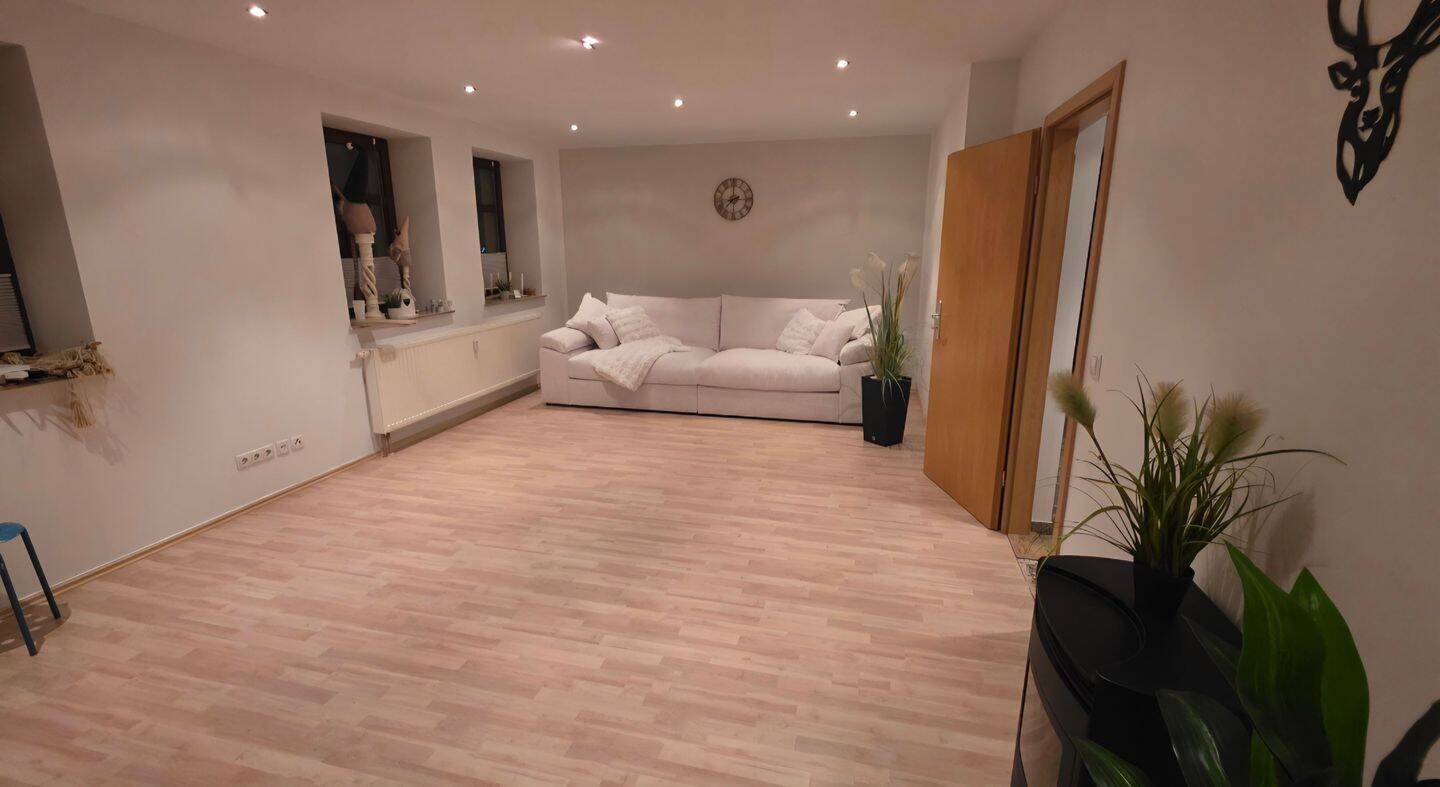 Helle 2-Raum-Wohnung (85 m²) mit Terrasse, Garten, Garage & Einbauküche in Langenau (09618) Nachmieter gesucht!, 9618 Brand-Erbisdorf