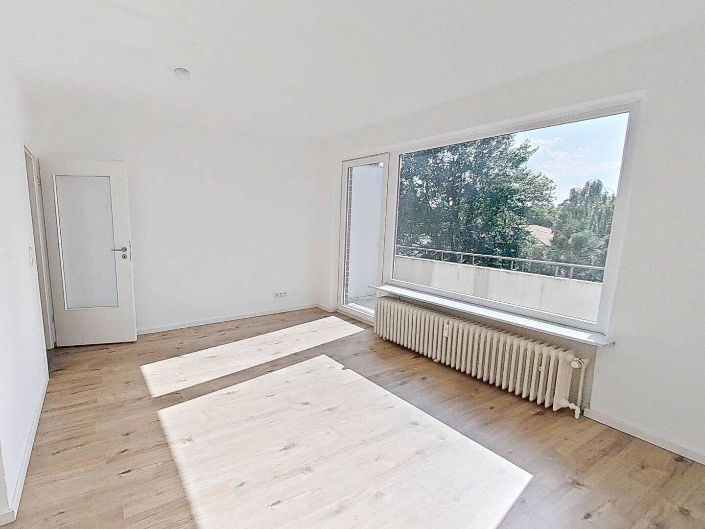 Frisch sanierte 3-Zimmer-Wohnung mit BALKON, 23909 Ratzeburg