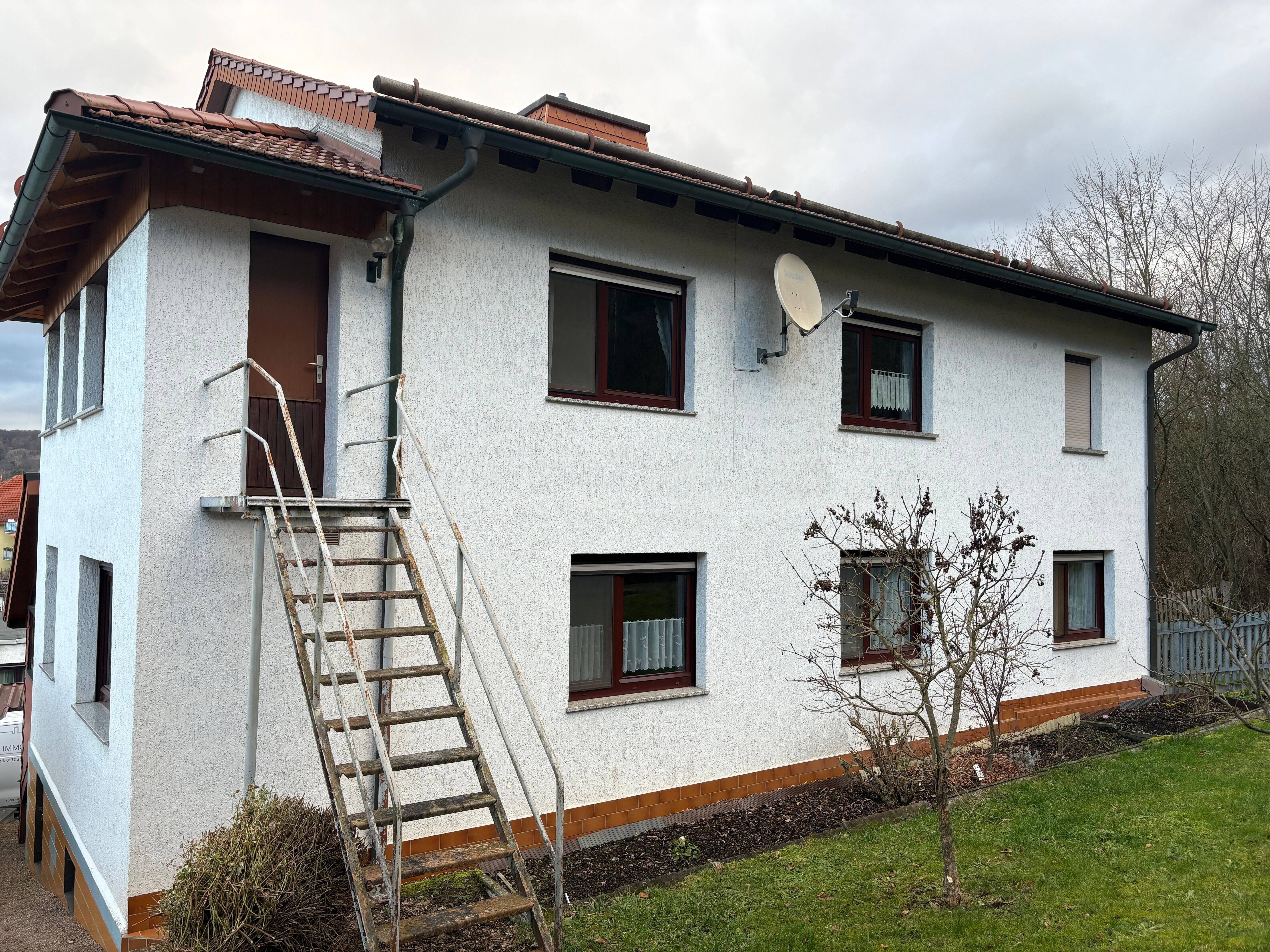 Freiraum für die ganze Familie – Zweifamilienhaus in Top Lage u. Blick zur Burgruine, 36448 Bad Liebenstein