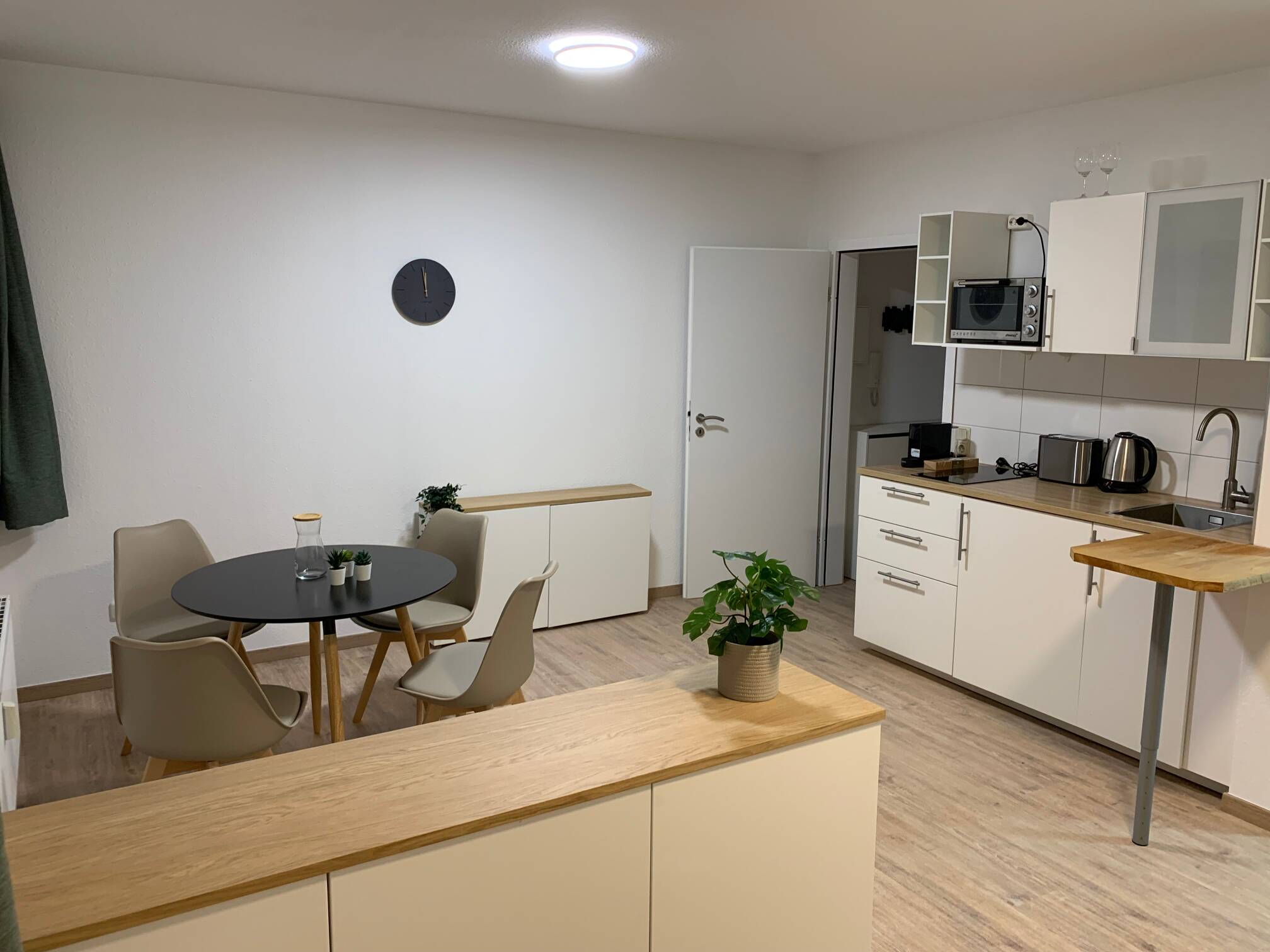 Modernes & stilvoll möbliertes Apartment in Jena-Cospeda – Einziehen und wohlfühlen!, 7751 Jena