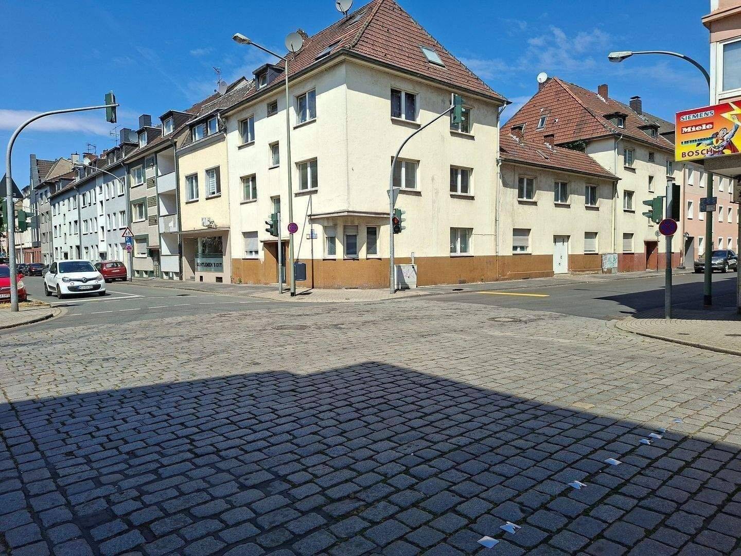Duisburg – Wanheimerort *** renovierte, lichtdurchfutete 2 Zi.Whg., 47055 Duisburg (Neudorf-Süd Wanheim-Angerhausen Wanheimerort)