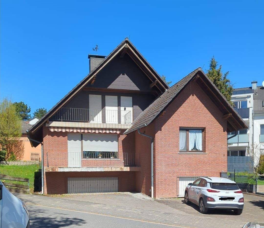 Freistehendes Einfamilienhaus mit großem Platzangebot und zwei Balkonen, 55129 Mainz (Bretzenheim Ebersheim Hechtsheim)