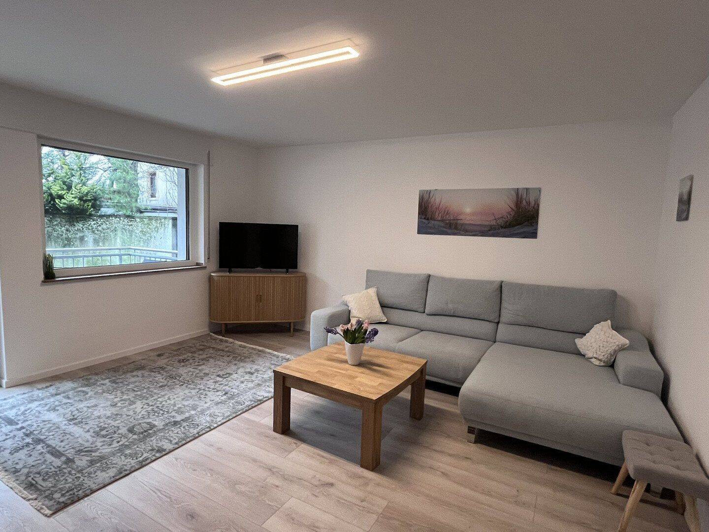 Zentrale Vollmöblierte 2 Zimmerwohnung direkt am Park *Balkon*, 51063 Köln (Mülheim Buchheim Stammheim)