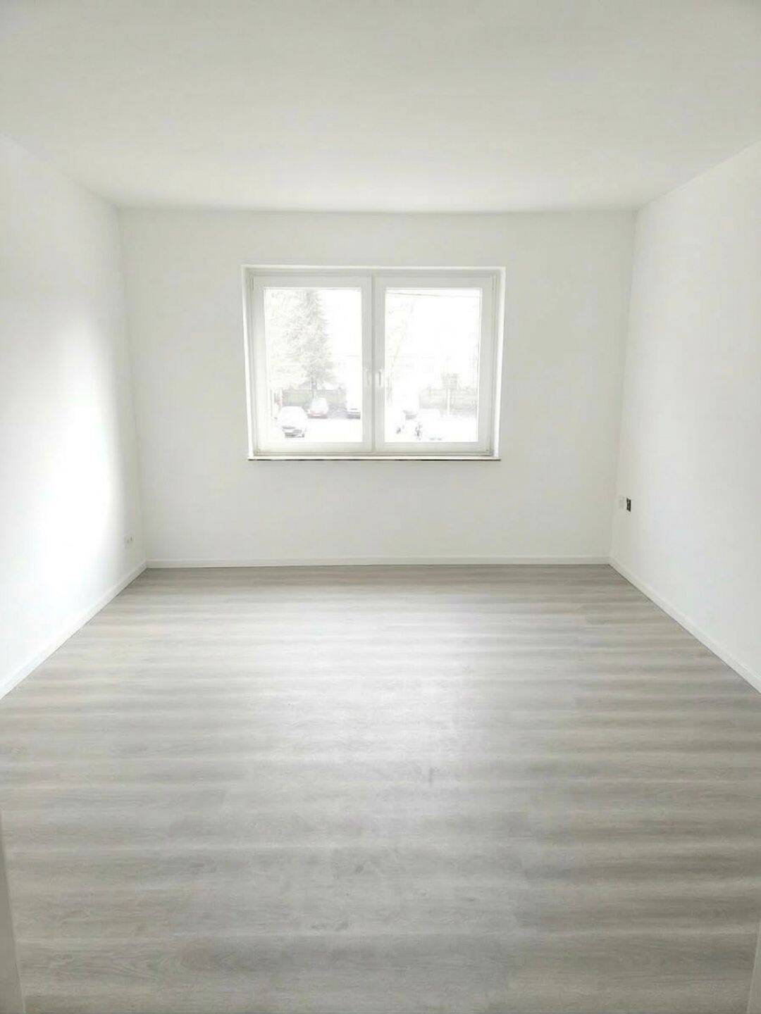 Erstbezug nach vollständiger Renovierung – helle 2-Zimmer-Wohnung mit großer Wohnküche in Essen, 45143 Essen (Altendorf Bochold Nordviertel Westviertel)