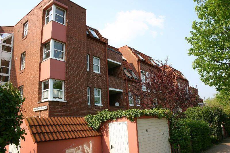 – NUR MIT WBS FÜR 3 ZIMMER: Gepflegte 3-Zi-DG-Wohnung mit Einbauküche und Balkon in ruhiger Lage, 21035 Hamburg (Bergedorf Allermöhe Billwerder Neuallermöhe)