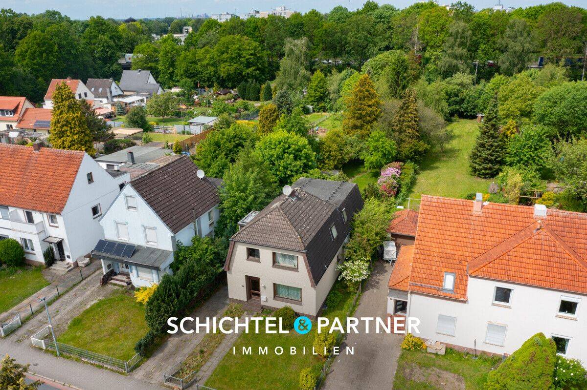 Huchting | Freistehendes Ein- Zweifamilienhaus mit großem Grundstück, 28259 Bremen (Grolland Kirchhuchting Mittelshuchting Sodenmatt)