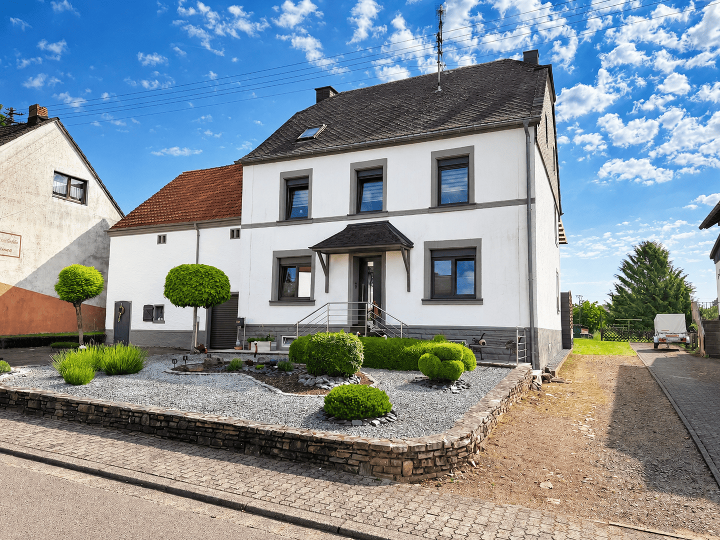 Freistehendes Ein-/Zweifamilienhaus mit Scheune, großem Grundstück und vielen Möglichkeiten, 66709 Weiskirchen