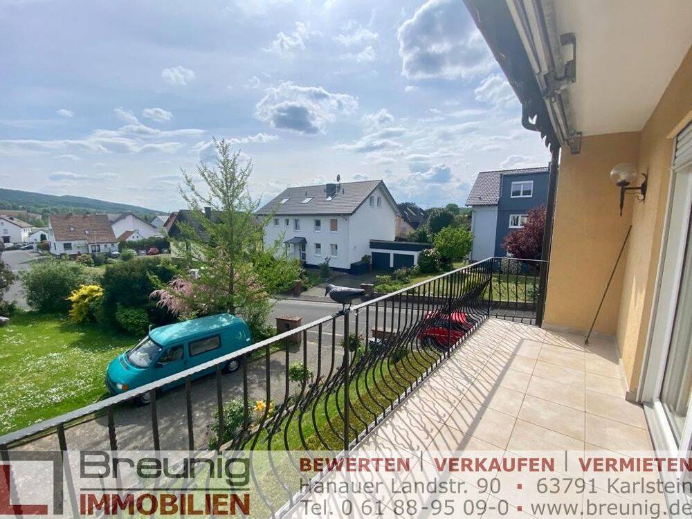 Gepflegte 5-Zi.-OG-Wohnung mit Balkon & Garage in ruhiger Lage von Alzenau-Michelbach, 63755 Alzenau